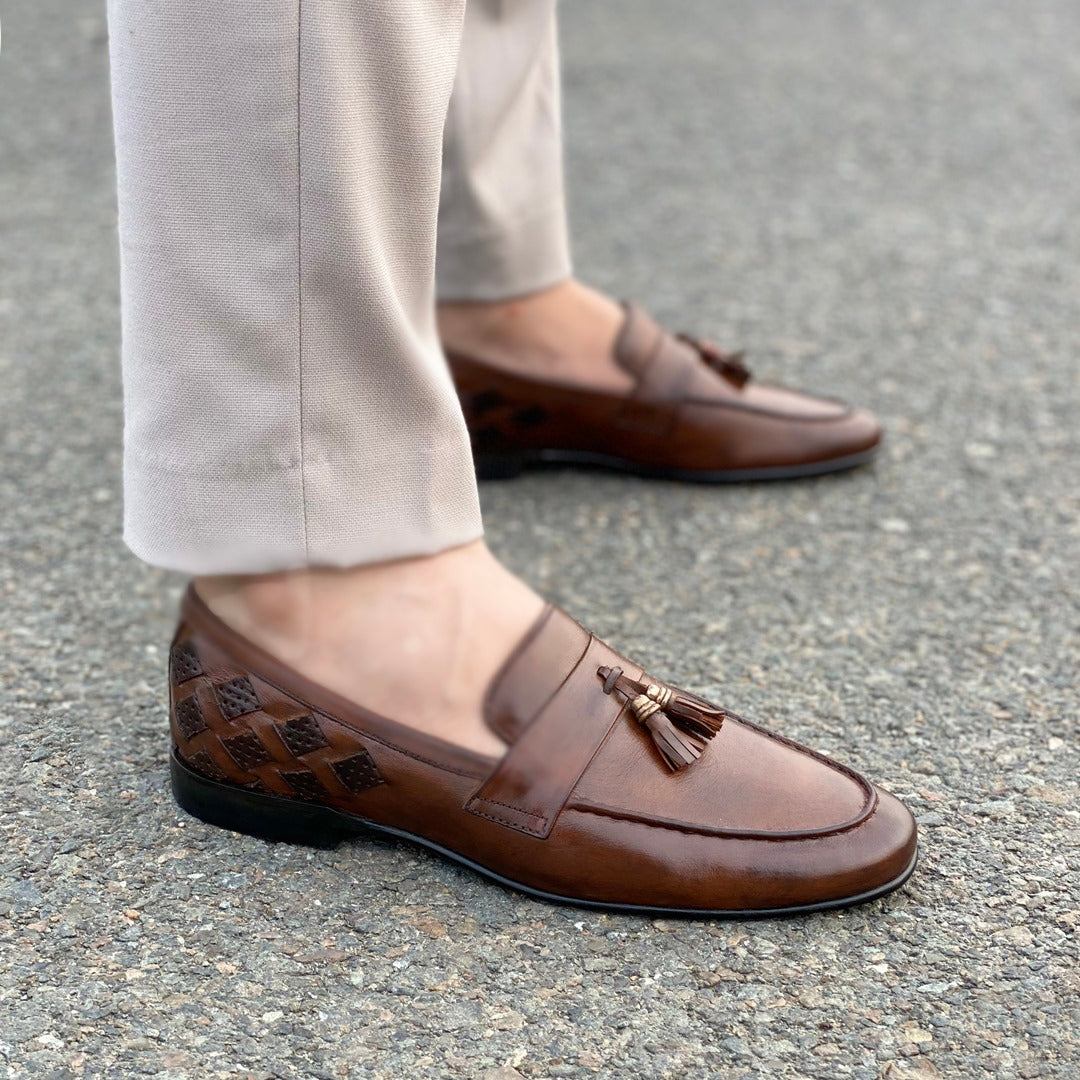 THE ALTONA TUSSEL BROWN- 2418