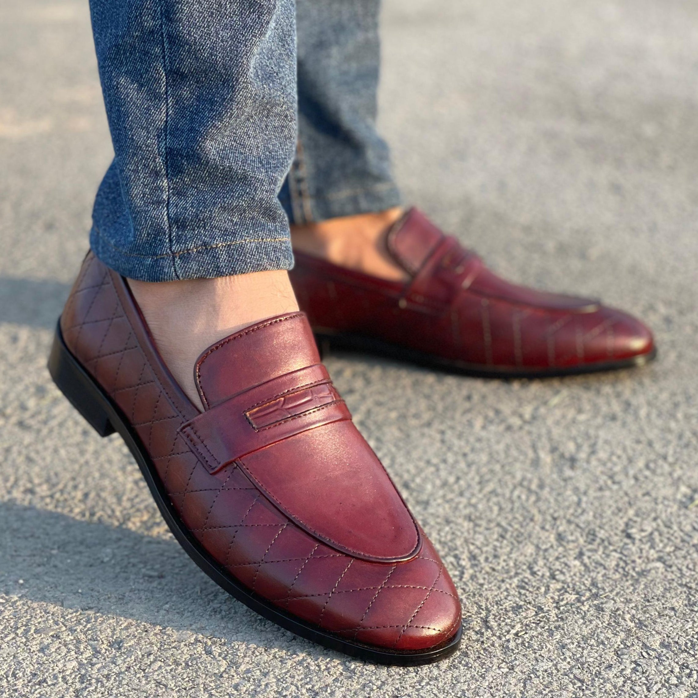 THE BERNAL MAROON - 2565 Main image