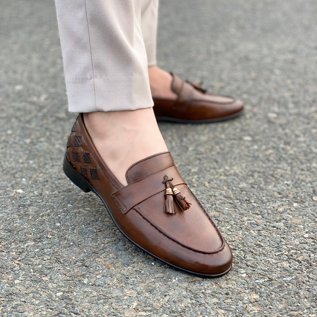 THE ALTONA TUSSEL BROWN- 2418