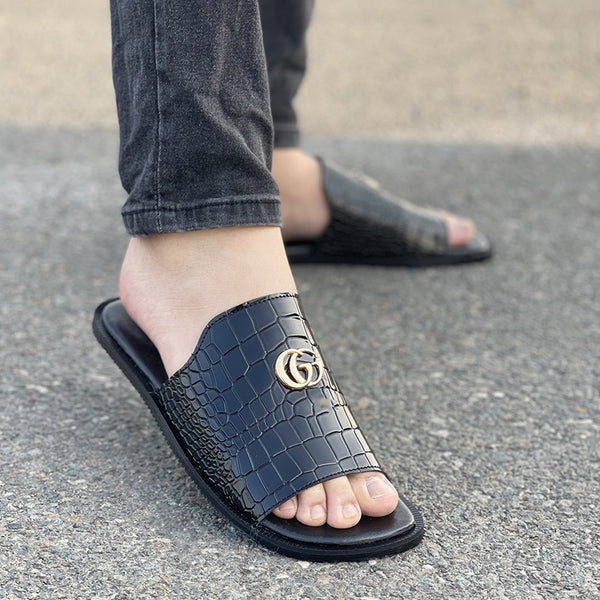 The GG Textured Leather Chappal SS-2323